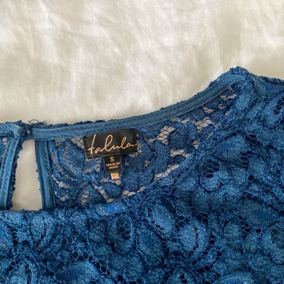 2/$40๐ CLOSET CLEAN OUT: Aritzia lace blouse - Picture 2 of 6